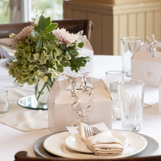river-room-wedding-table-closeup